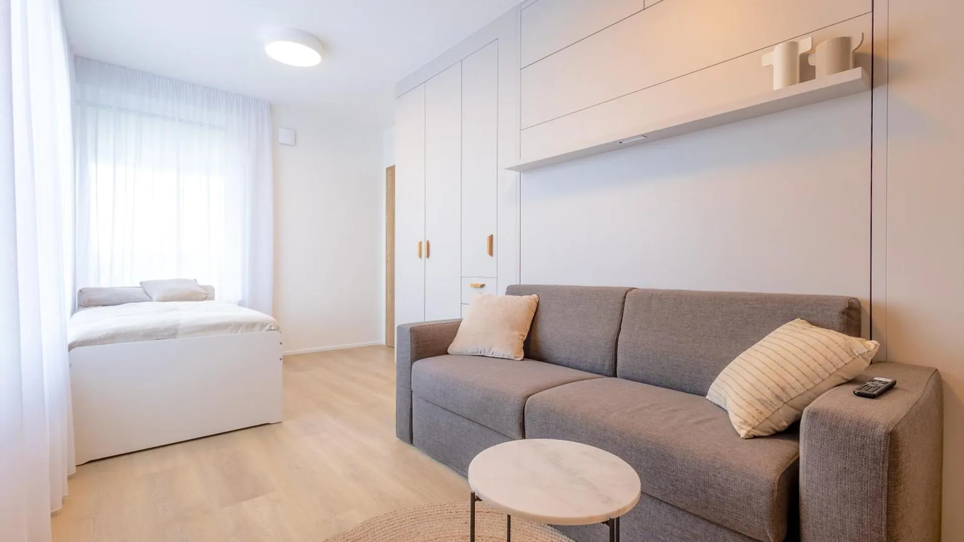 Апартаменты Bright 2Br - 7Th Floor, Balcony, Free Parking By Gravity Прага