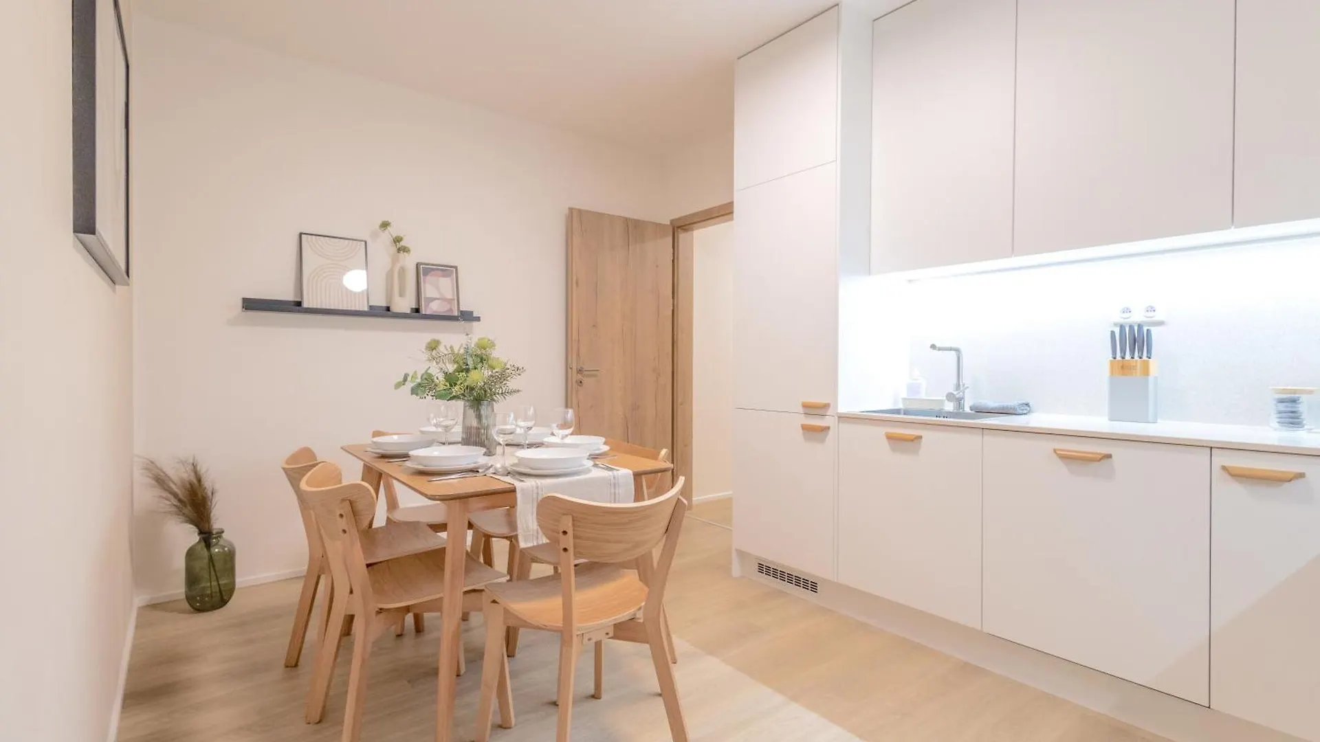 Apartmán Bright 2Br - 7Th Floor, Balcony, Free Parking By Gravity Praha