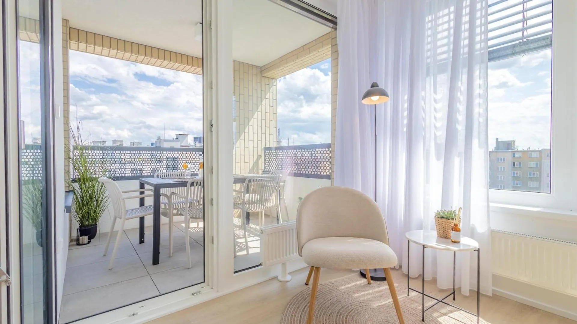 Apartmán Bright 2Br - 7Th Floor, Balcony, Free Parking By Gravity Praha