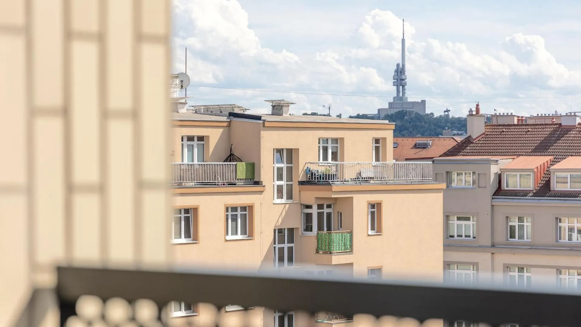 Apartmán Bright 2Br - 7Th Floor, Balcony, Free Parking By Gravity Praha