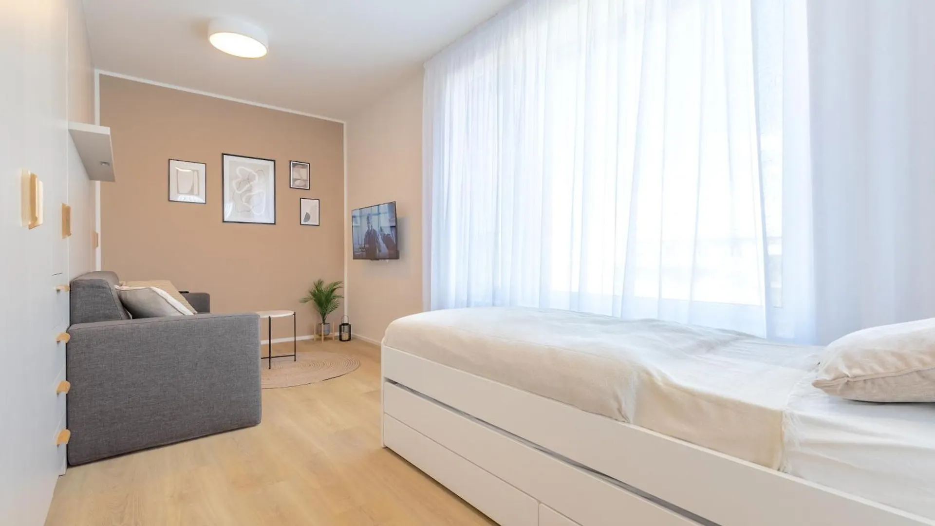 Apartmán Bright 2Br - 7Th Floor, Balcony, Free Parking By Gravity Praha
