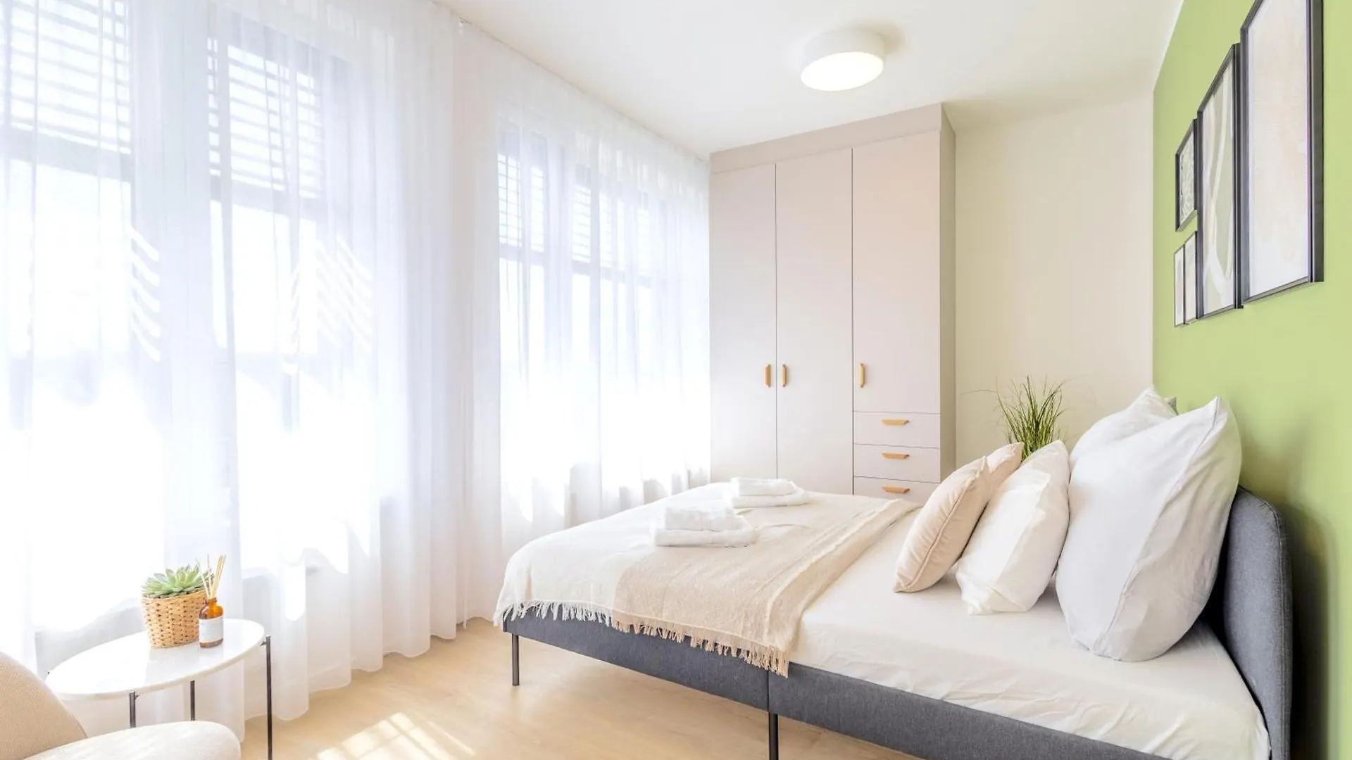 Apartmán Bright 2Br - 7Th Floor, Balcony, Free Parking By Gravity Praha